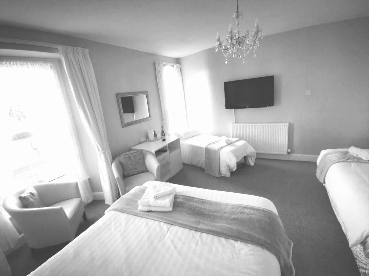 Anglesey House Bed & Breakfast ลันดิดโน ภายนอก รูปภาพ