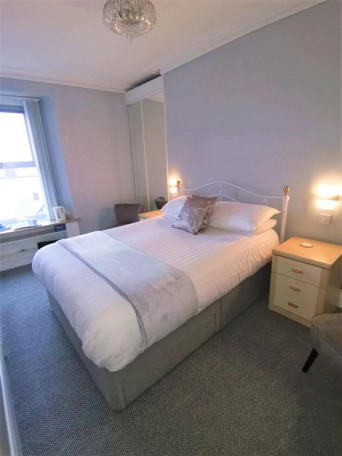 Anglesey House Bed & Breakfast ลันดิดโน ภายนอก รูปภาพ