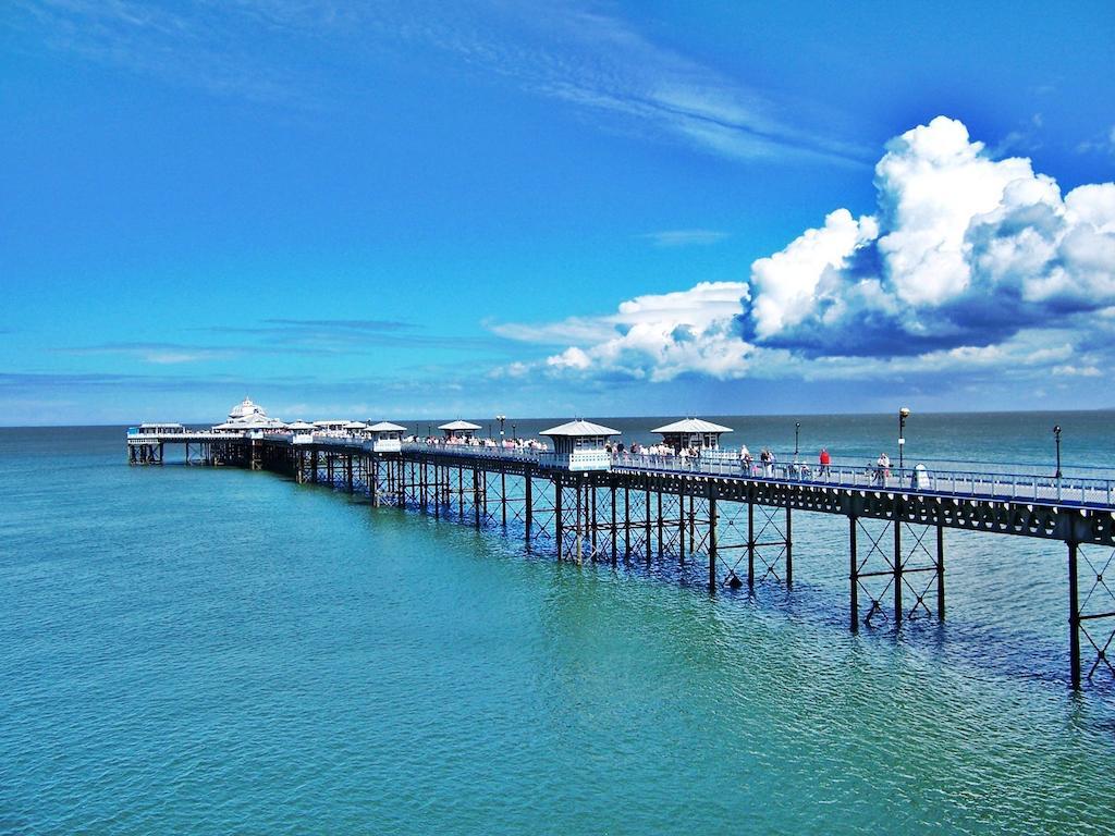 Anglesey House Bed & Breakfast ลันดิดโน ภายนอก รูปภาพ