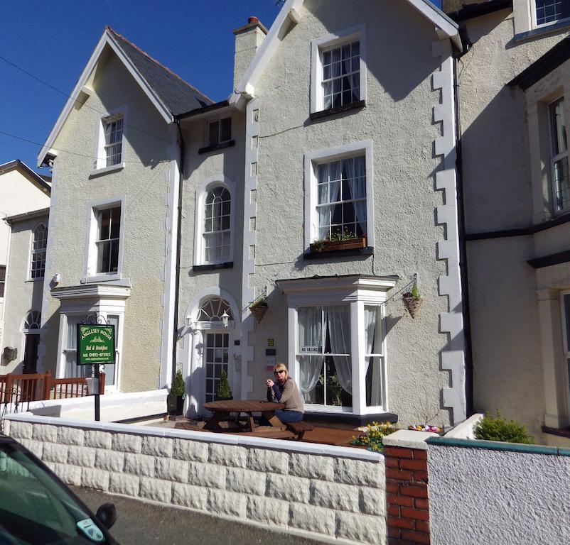 Anglesey House Bed & Breakfast ลันดิดโน ภายนอก รูปภาพ