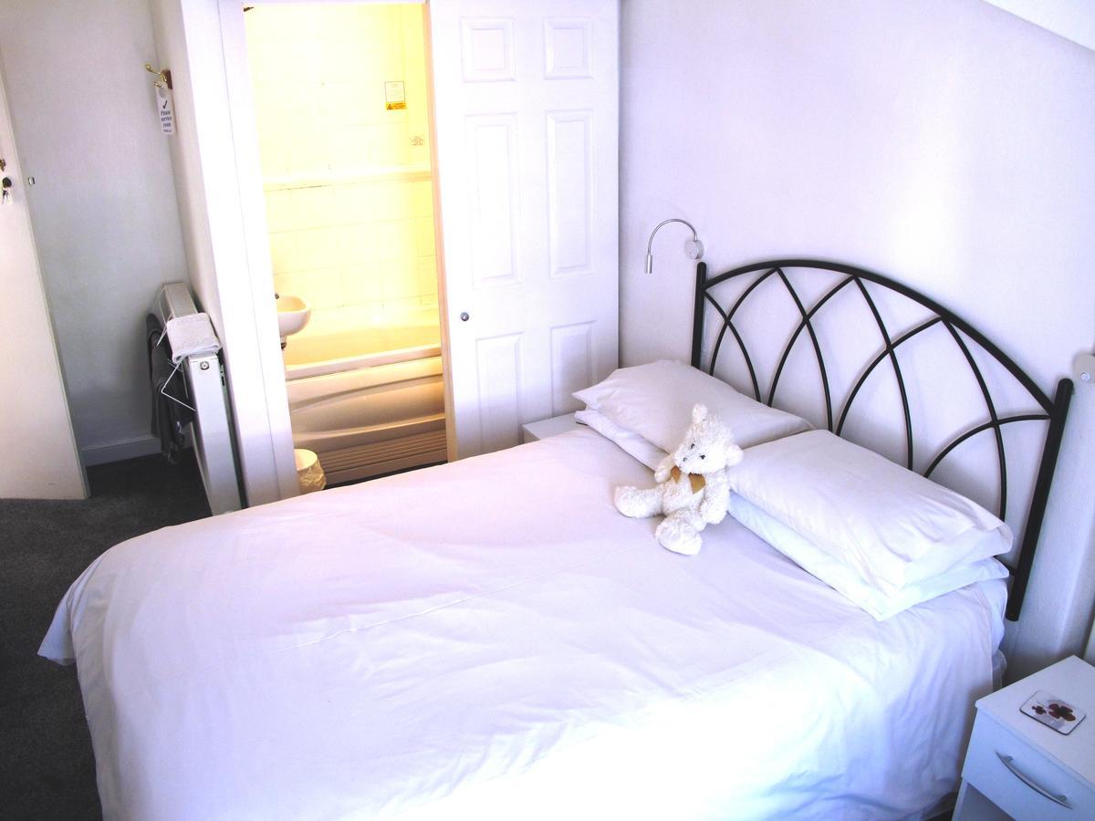 Anglesey House Bed & Breakfast ลันดิดโน ภายนอก รูปภาพ