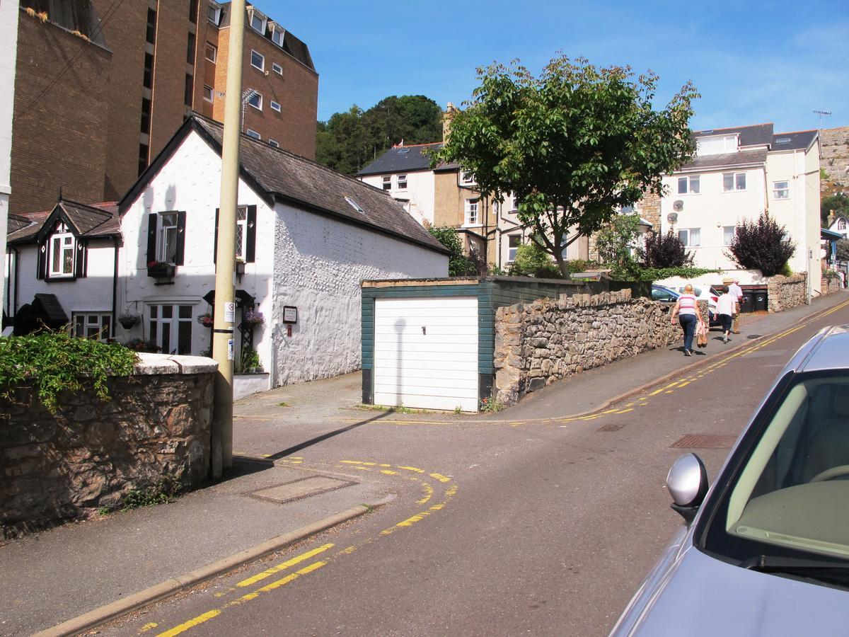 Anglesey House Bed & Breakfast ลันดิดโน ภายนอก รูปภาพ