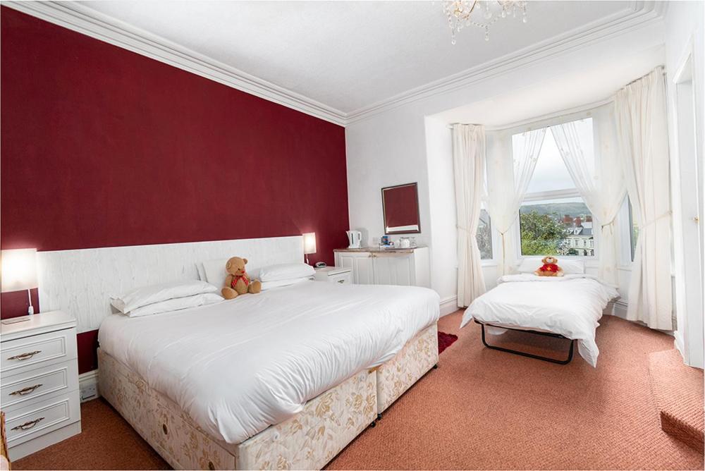 Anglesey House Bed & Breakfast ลันดิดโน ภายนอก รูปภาพ